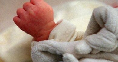 Bébé mort dans un lave-linge : le père de l’enfant raconte l’horreur de l’hôpital Abass Ndao Bébé mort dans un lave-linge : le père de l’enfant raconte l’horreur de l’hôpital Abass Ndao